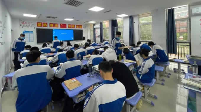 郑州中学生学习报社附属学校地址在哪