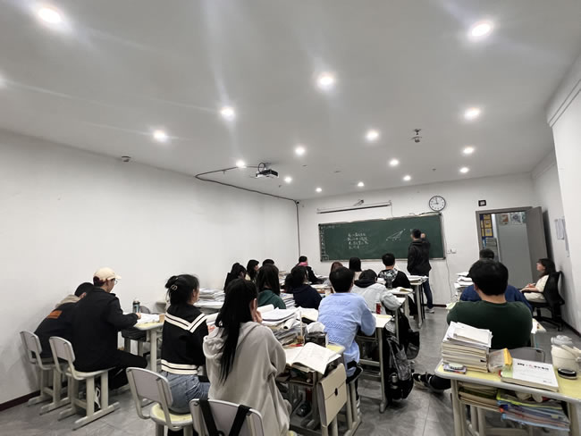 重庆昂扬教育培训学校收费多少钱一年