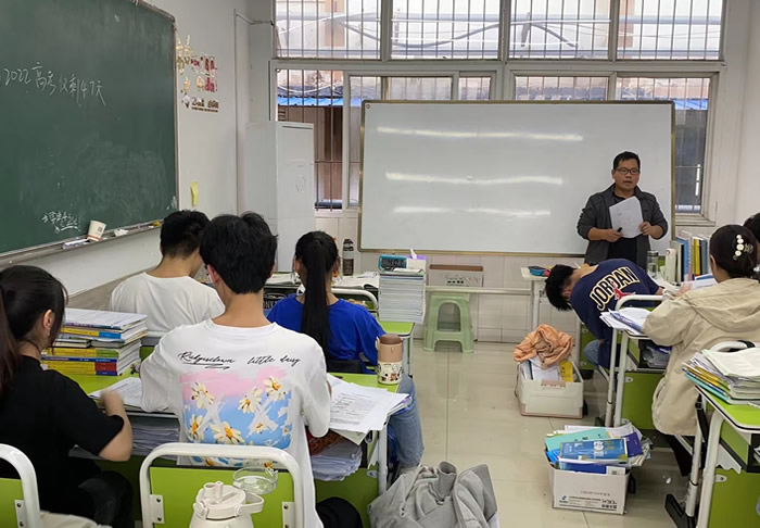 武汉华一教育艺术生文化课集训要多少钱 2026报班价格 武汉华一教育艺术生文化课集训要多少钱 2026报班价格