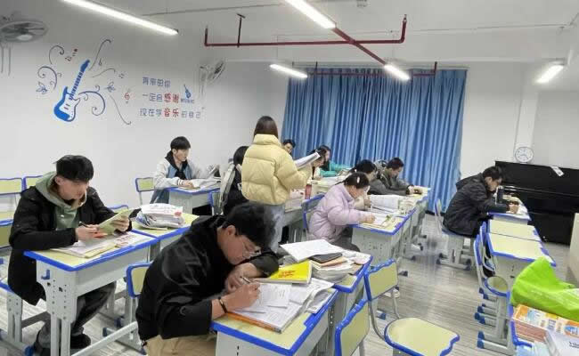 南宁高考复读学校哪家好 六月学堂好不好