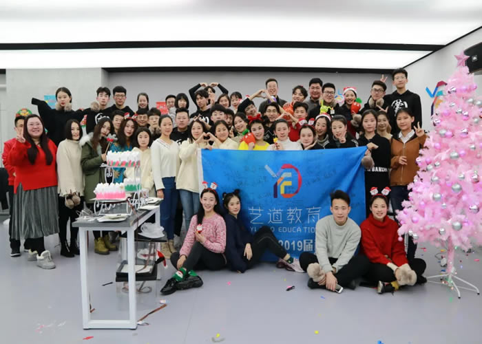 成都龙新教育高中辅导全日制班多少钱 报班标准是多少