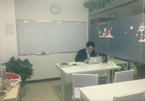 小语种-南京新视线小语种教育-【学费,地址,电话,评价】