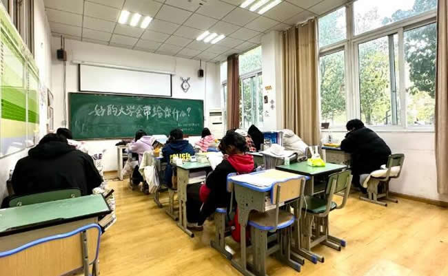 成都卓元高考学校真实有效联系电话分校地址汇总