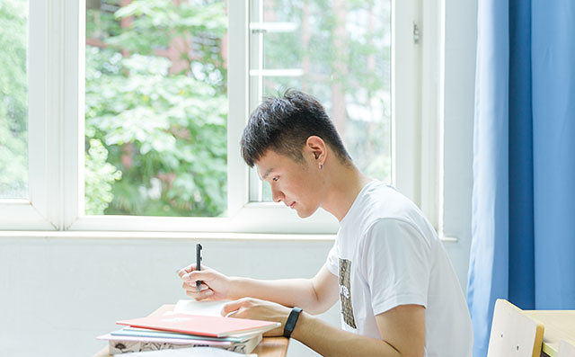 深圳大学法语专业:一个开启新世界的机会 深圳大学法语专业:一个开启新世界的机会