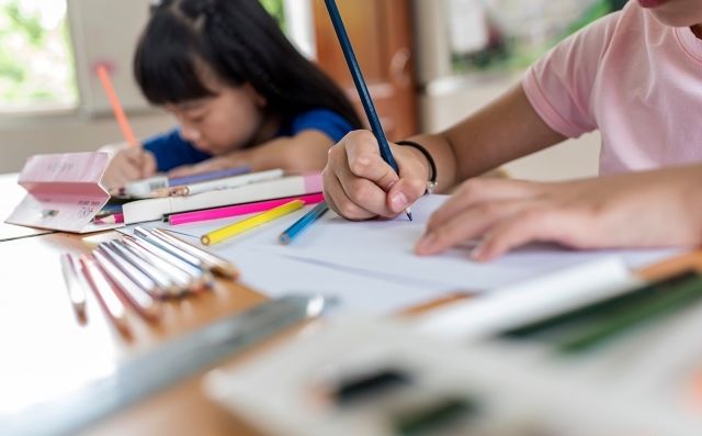 上海UKEC英国本科留学服务费用是多少?附学费明细盘点