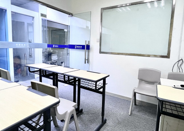 济南朗阁小教室2